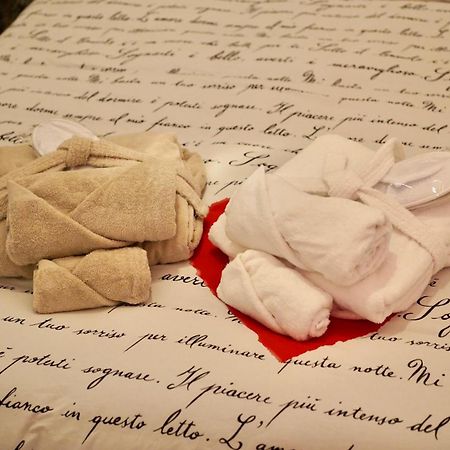 סן בנדטו דל טרנטו Bed Art Relaxing Suite - Appartamento Con Sauna Love Suite Gallery מראה חיצוני תמונה