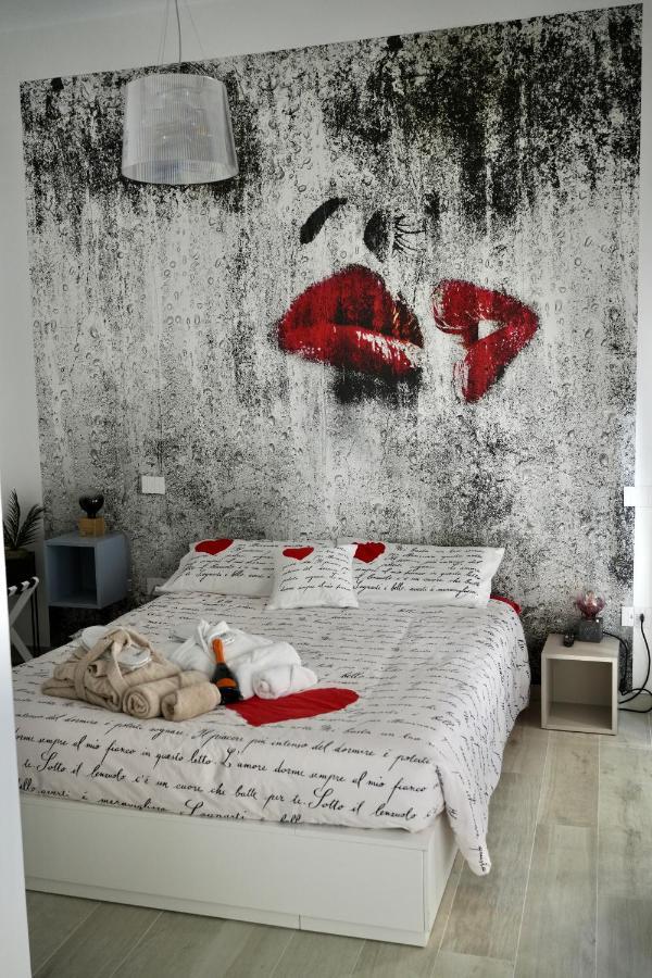 סן בנדטו דל טרנטו Bed Art Relaxing Suite - Appartamento Con Sauna Love Suite Gallery מראה חיצוני תמונה
